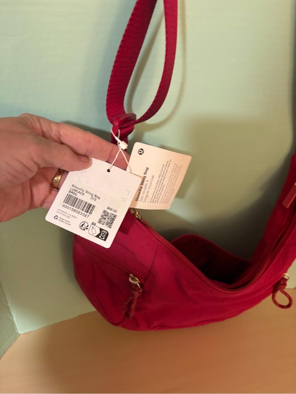 Lululemon Slouchy Sling Bag 6L Berry Rumble NWT $68 Crossbody - Picture 5 of 6
